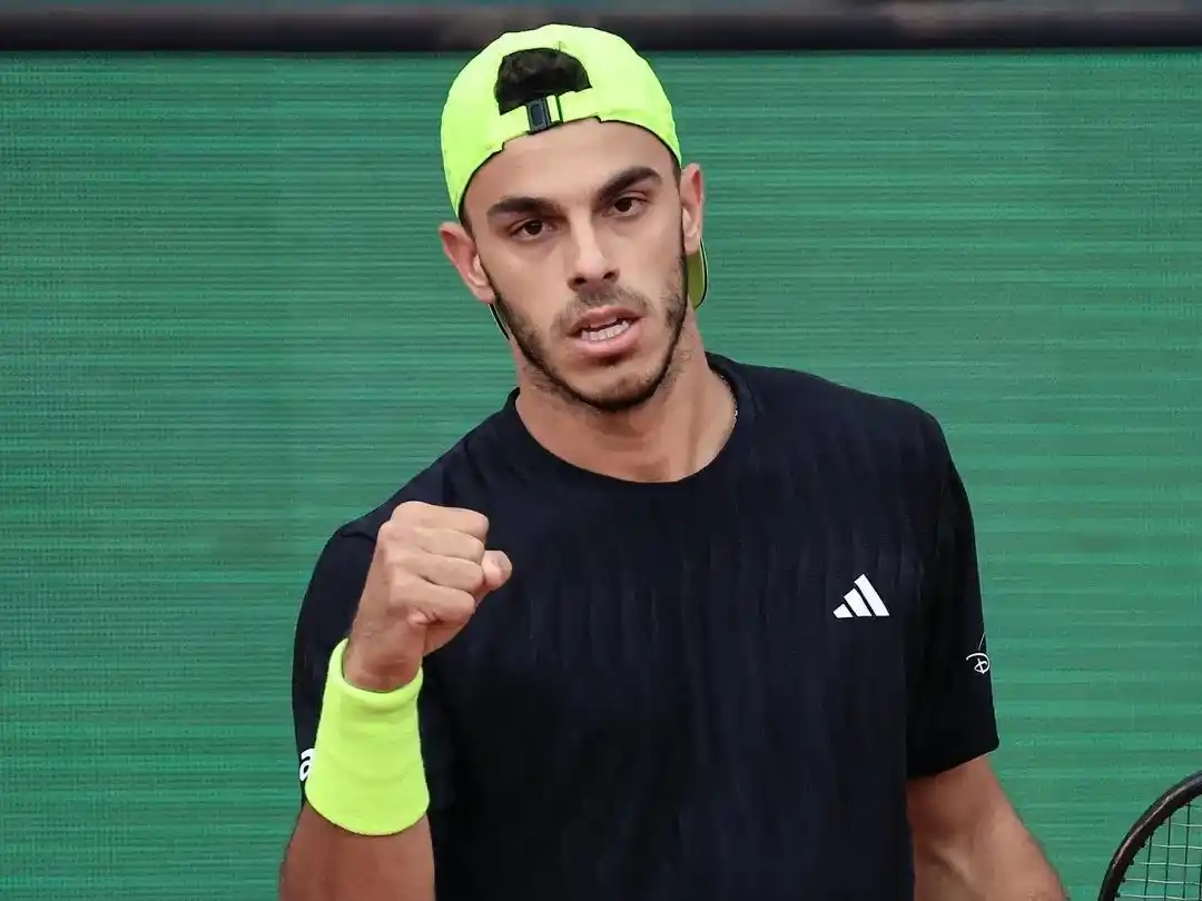 Gran triunfo de Fran Cerúndolo ante el griego Tsitsipas. Foto:ATP