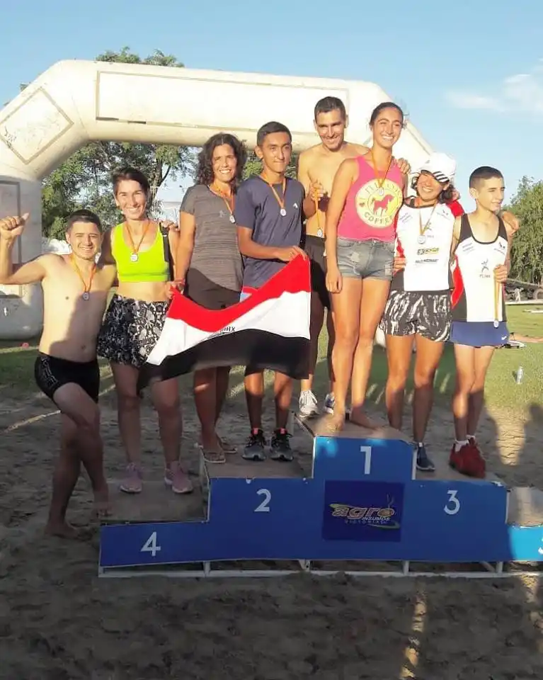 Se llevó a cabo una nueva edición del acuatlón en la playita del Club de Pescadores Victoria