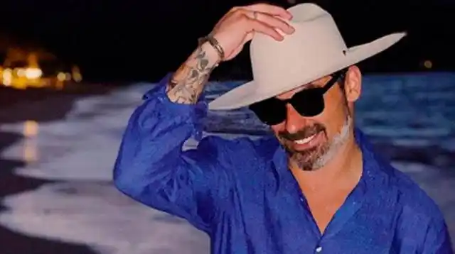 La reacción de El Pocho Lavezzi cuando le preguntaron si le "icardeó" la novia a un amigo