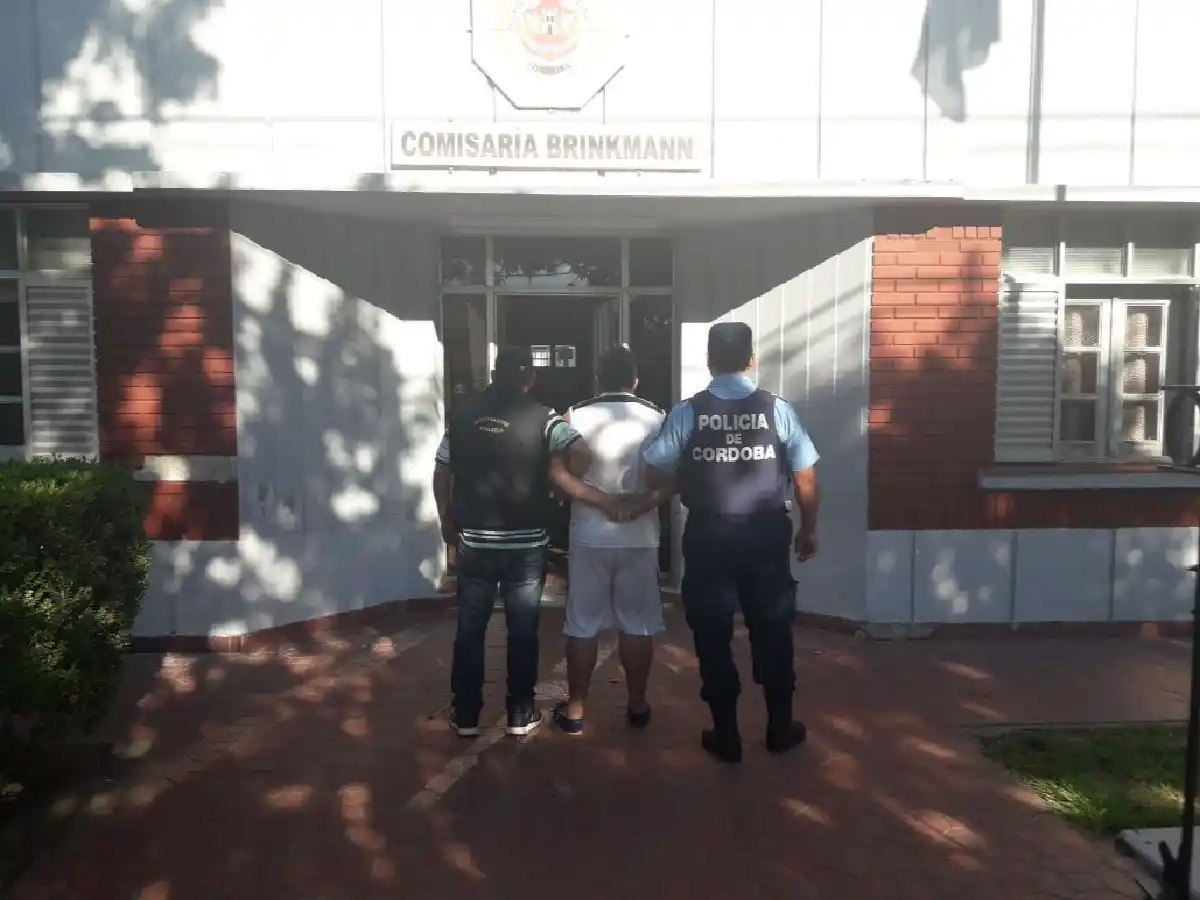 Recuperan ropa de bebé robada y detienen a un  joven en Brinkmann 