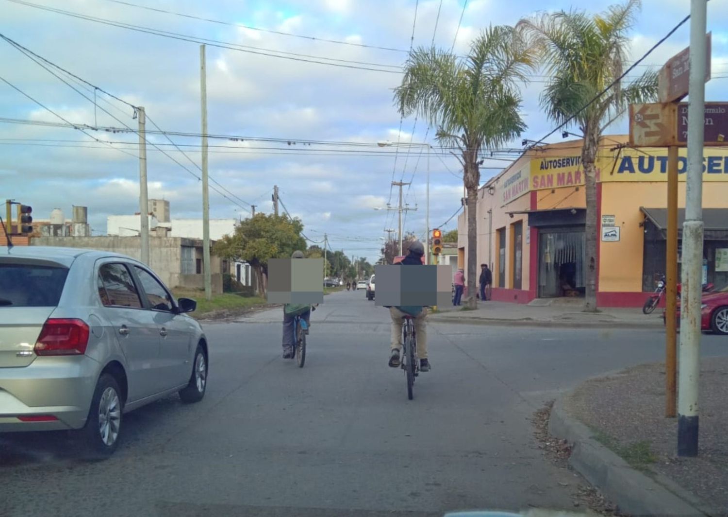 Ciclistas que cruzan en rojo: también están dentro del código de tránsito