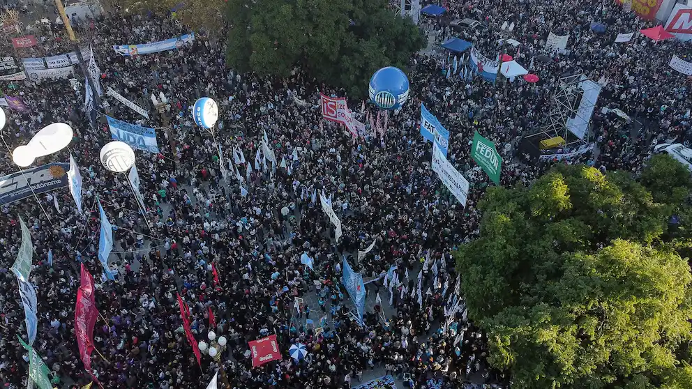 “Podés juntar 5 millones de personas, pero al otro día la restricción presupuestaria sigue estando ahí”