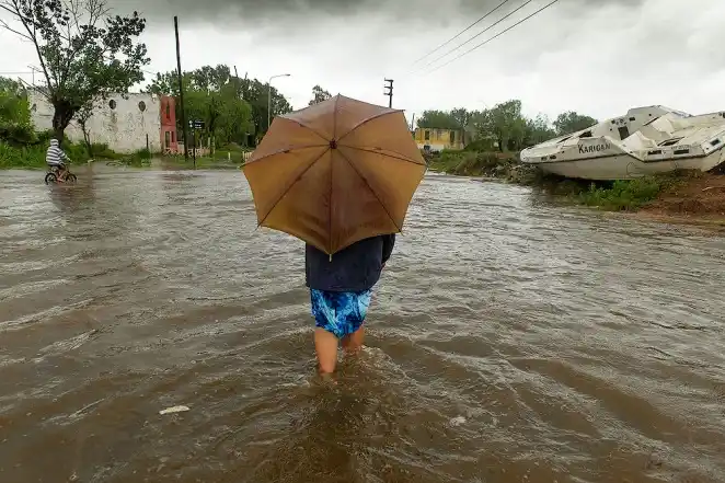 El temporal causó unos mil evacuados y Desarrollo Social asiste a los afectados 
