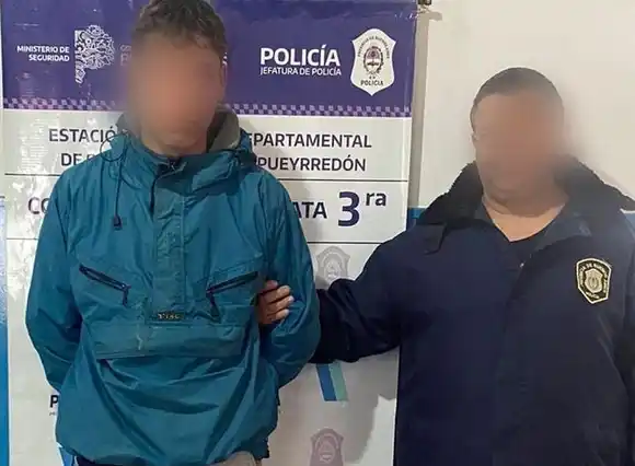 Quiso robar un celular a trompadas, pero lo atraparon los vecinos