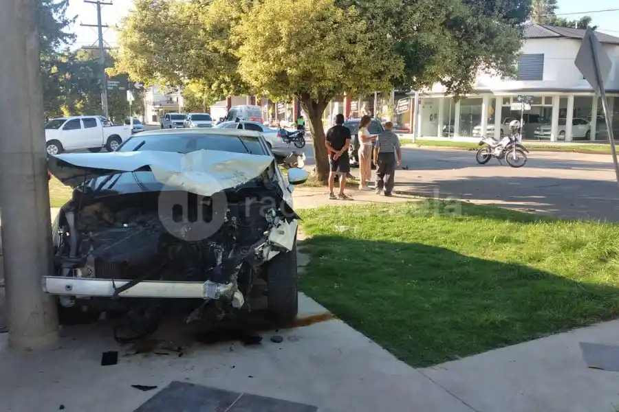 Fuerte choque en plena Av. Luis Fanti: uno de los involucrados fue hospitalizado
