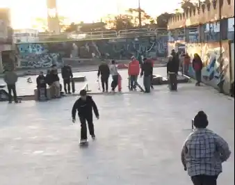 Clases de skate para recaudar fondos