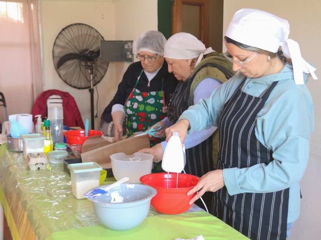 Vecinos participaron de un taller de cocina saludable sin gluten en el barrio de Pueblo Nuevo
