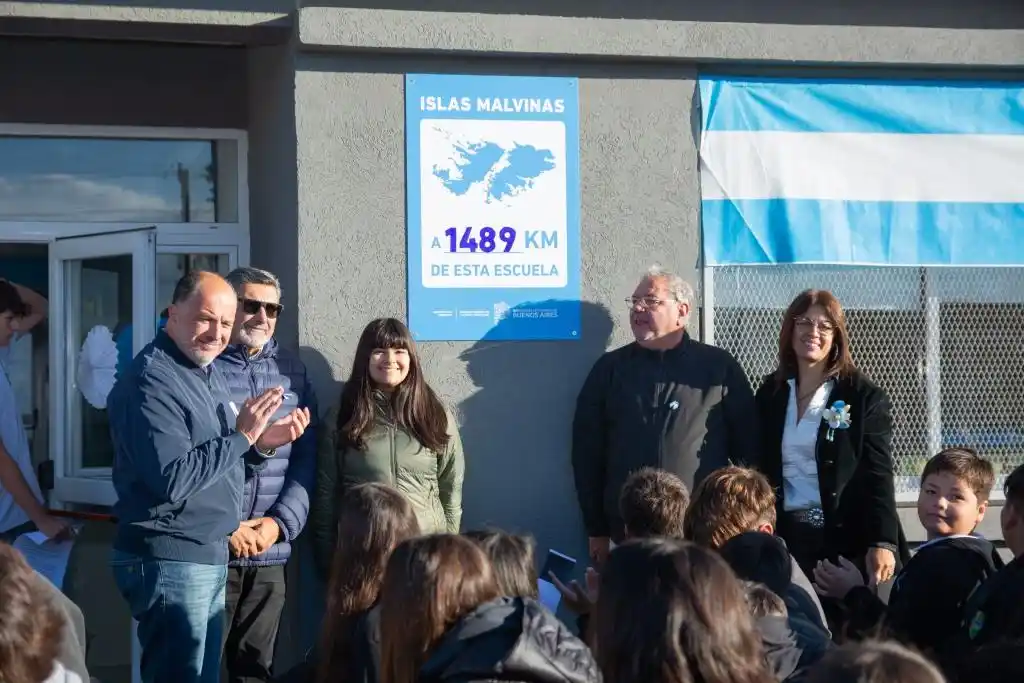 Acto oficial en la Escuela Secundaria N.º 9 en conmemoración de Malvinas