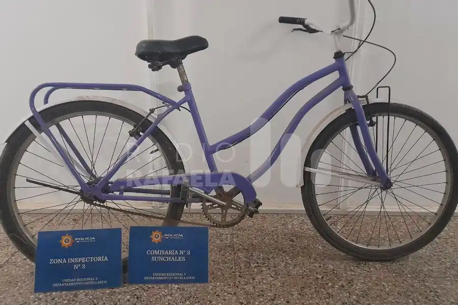 Dejó su bicicleta en un supermercado y al salir ya no estaba más: apareció a unas cuadras abandonada