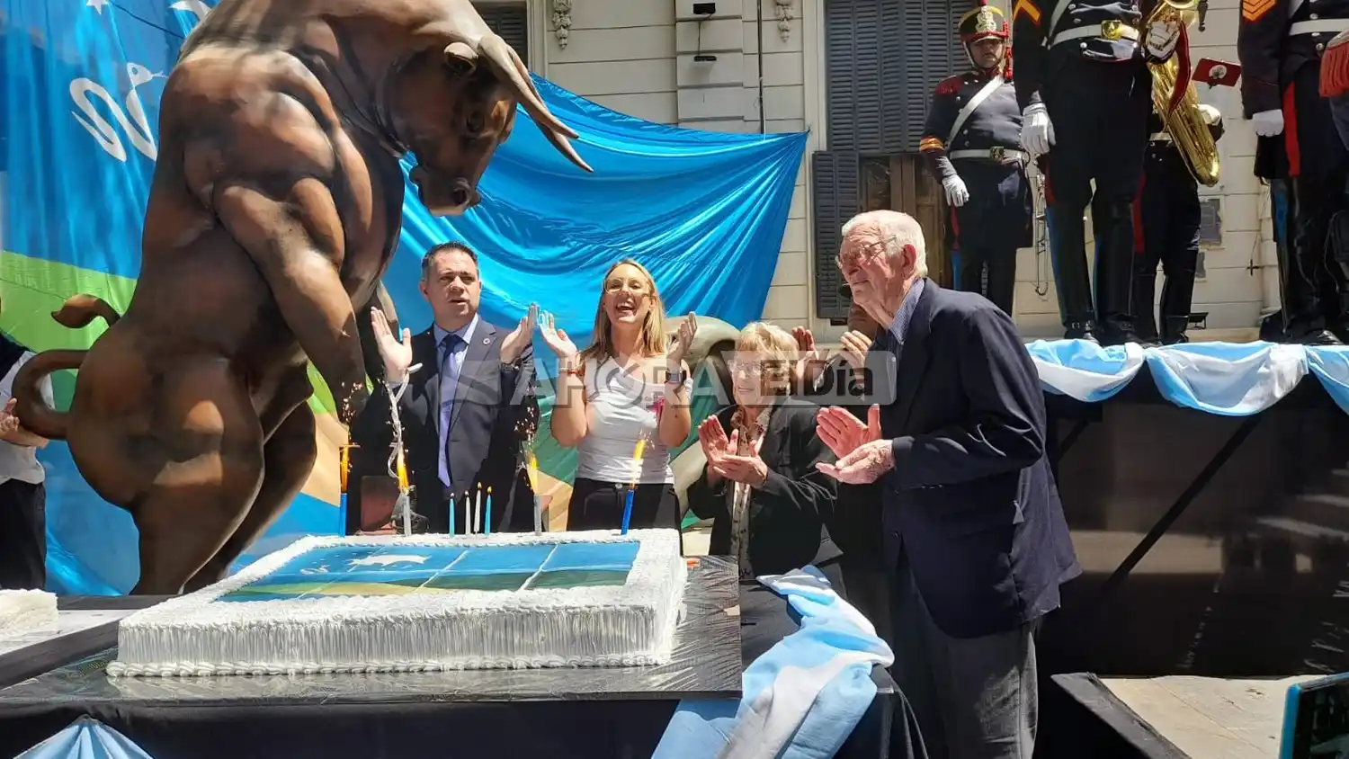 Gualeguaychú cumplió 241 años y lo celebró con la presencia de los granaderos