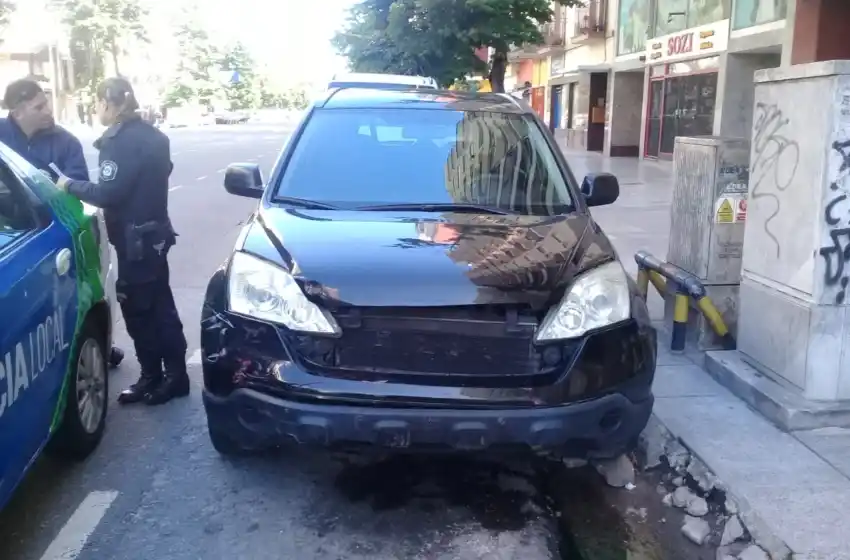 Chocó y escapó: estaba ebrio y no tenía cédula verde ni seguro