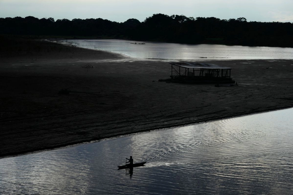 Los naufragios en el río Congo son frecuentes debido a la sobrecarga de embarcaciones y al poco mantenimiento que se les da. Foto Ap / Archivo