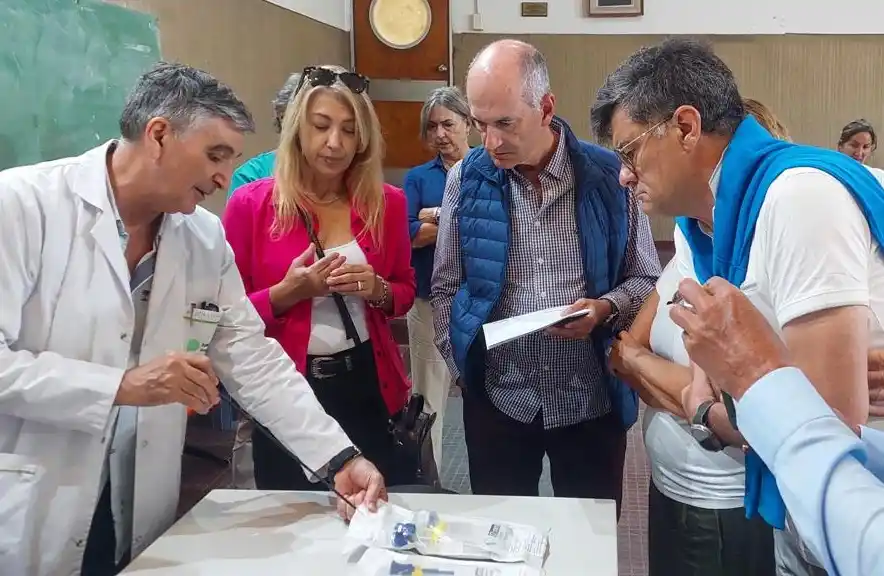 Busca fortalecer los recursos médicos disponibles para la atención de pacientes.