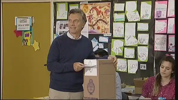 Elecciones 2015: Votó Macri y dijo que "hay mucha alegría en la calle"