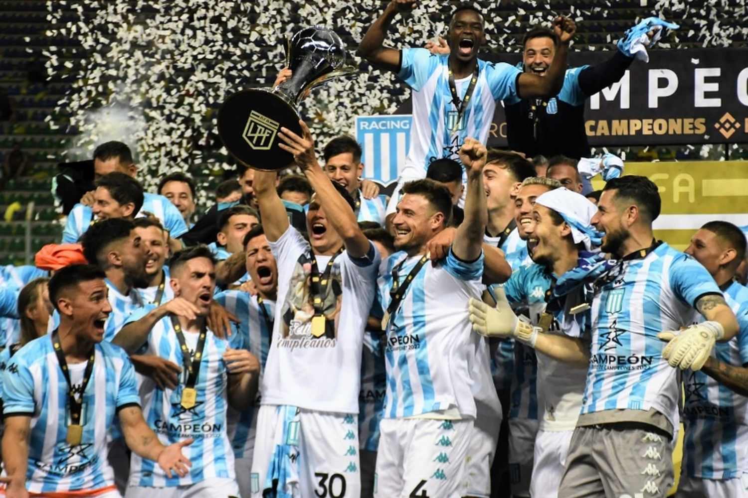 Racing venció a Boca y se quedó con el Trofeo de Campeones