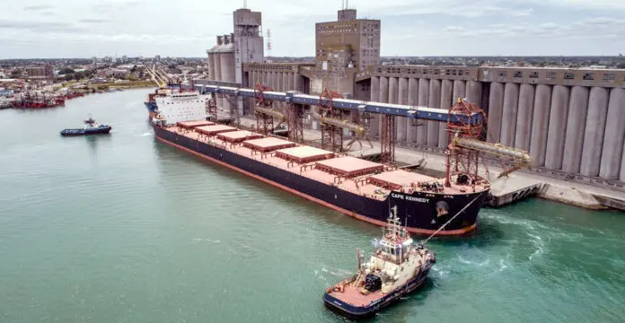 Puerto de Quequén: Kicillof pulsea para favorecer el acceso de los productores a la exportación