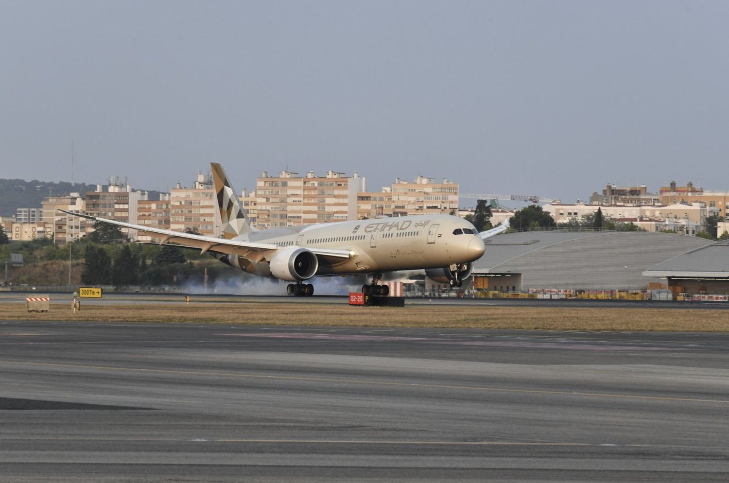 Etihad Airways landed for the first time in Portugal