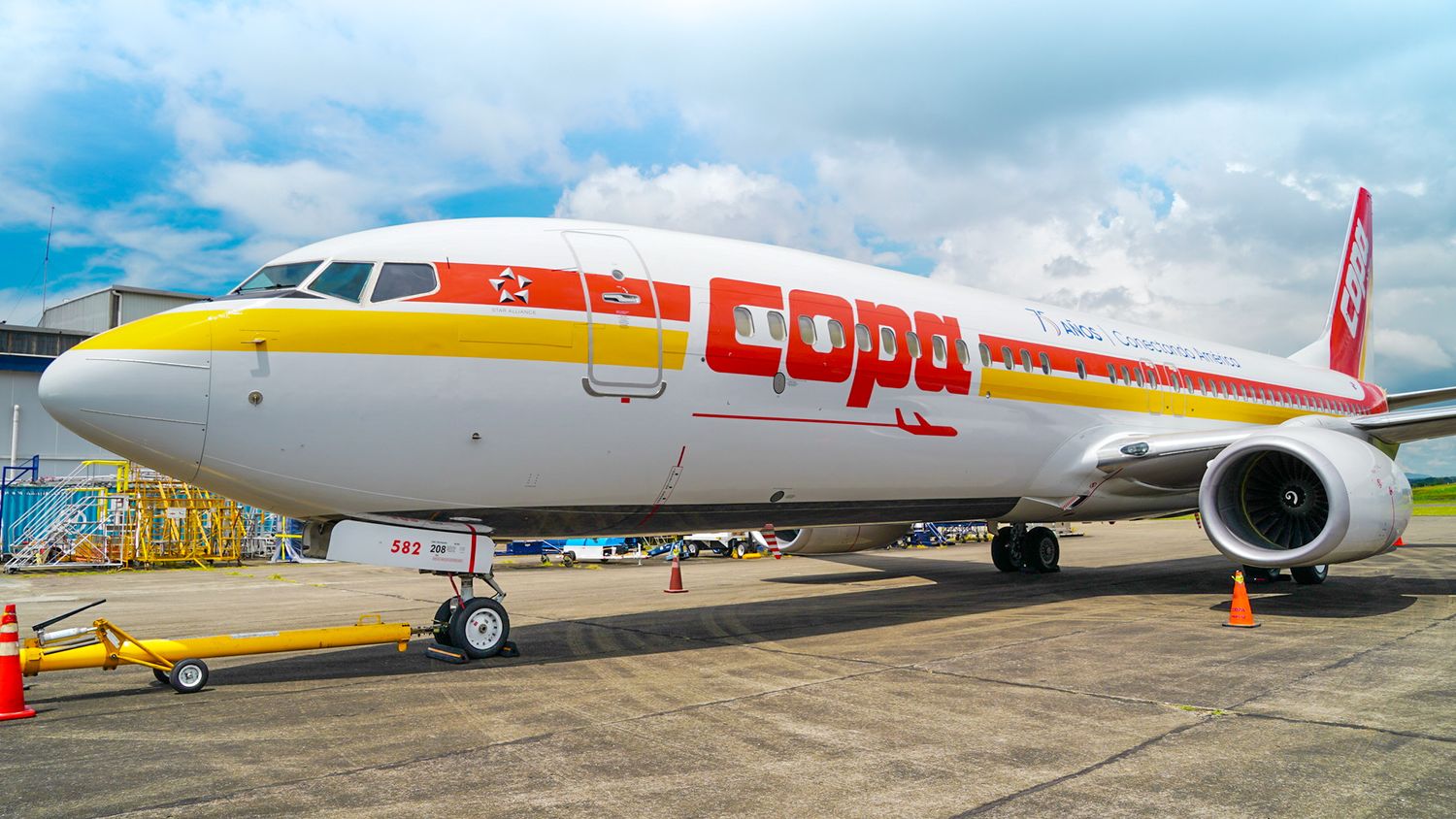 Copa presenta un retrojet para celebrar su 75° aniversario