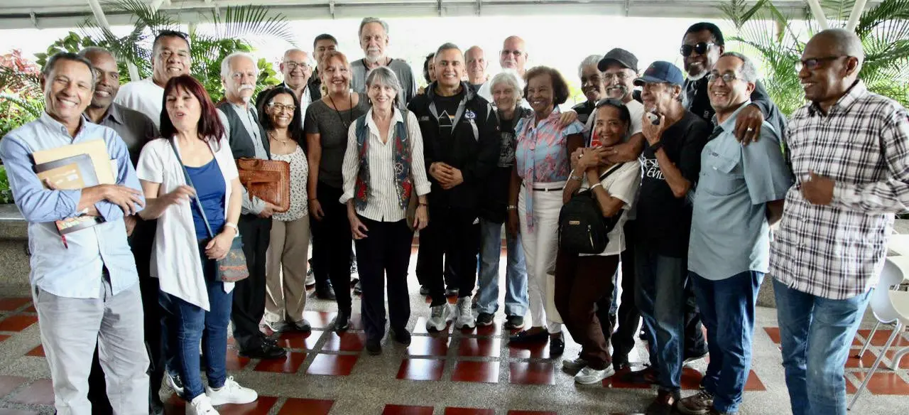 PIDEN A TAREK WILLIAM SAAB “regularizar” difusión del reguetón