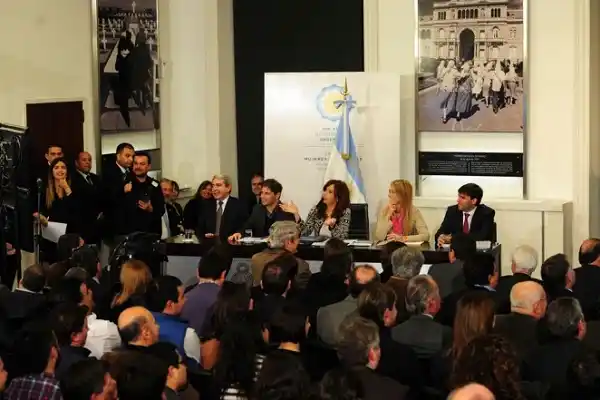 La Presidenta anunció el aumento en un 30% de las asignaciones