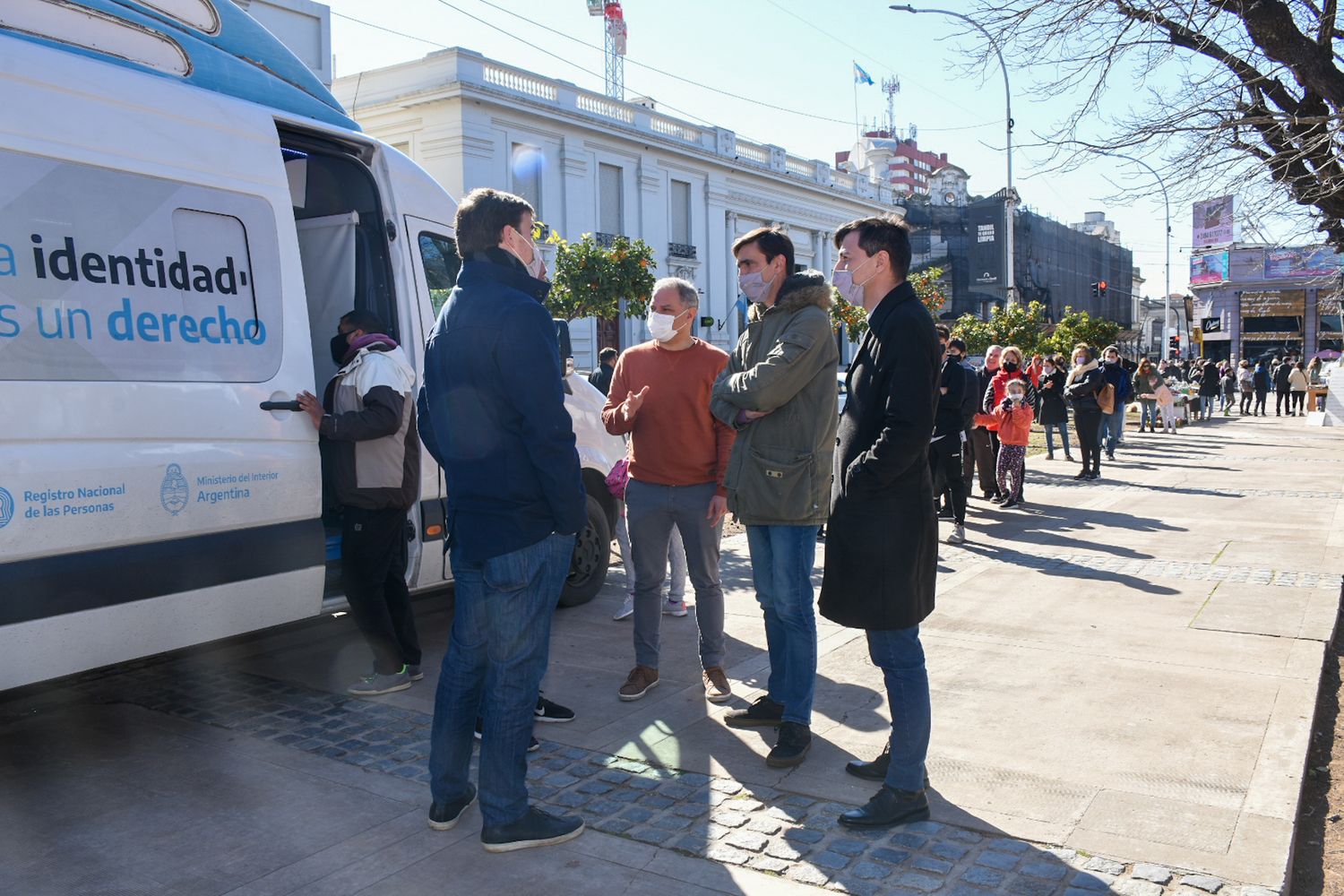 Hoy se empezarán a entregar los DNI que se tramitaron el mes pasado en el operativo de móvil del Renaper