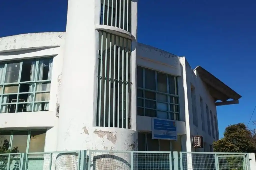 Demoran a un menor armado en una escuela
