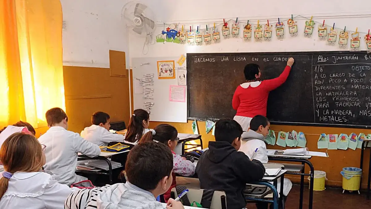 Asistencia Perfecta: más de 63 mil trabajadores de la educación cobrarán este jueves con un aumento del 15 %
