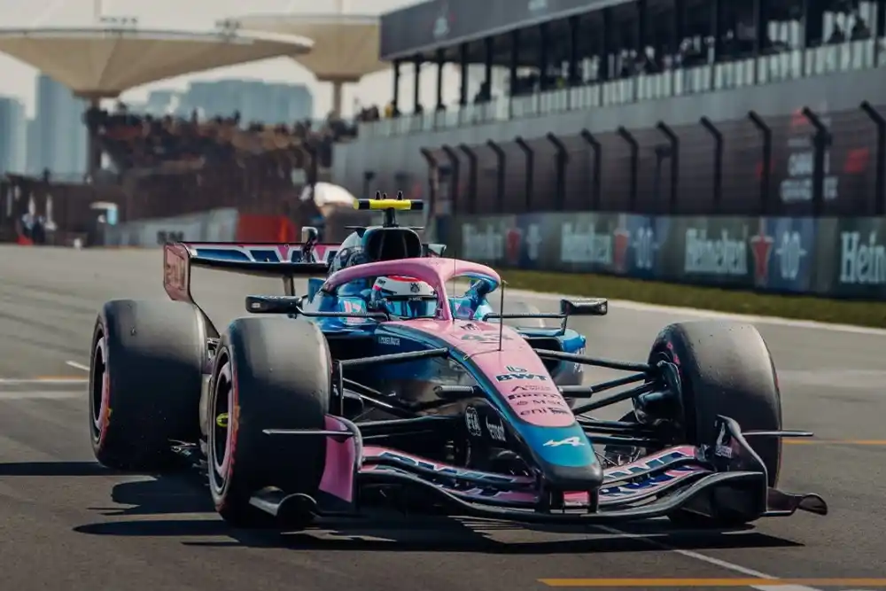 Colapinto terminó 14° en el sprint y luego se quedó al borde de Q3 en la clasificación del Gran Premio de China