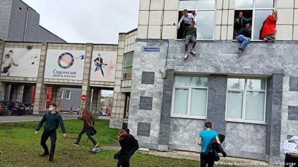 ¡TERROR EN RUSIA! Estudiante mata a tiros a 6 compañeros en una universidad en los Urales