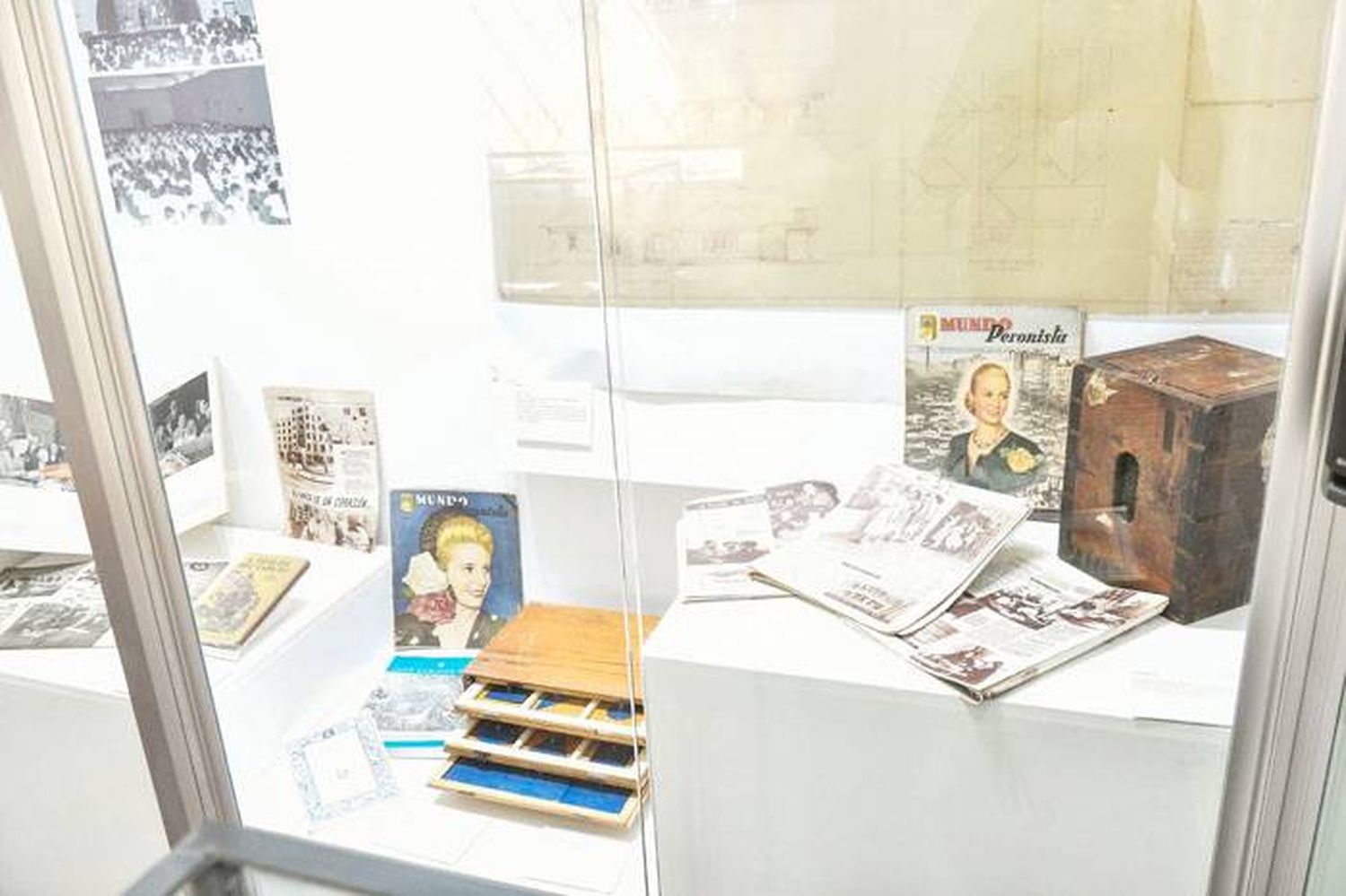 Muestra Colectiva de Poesía Visual en el  Museo Eva Perón