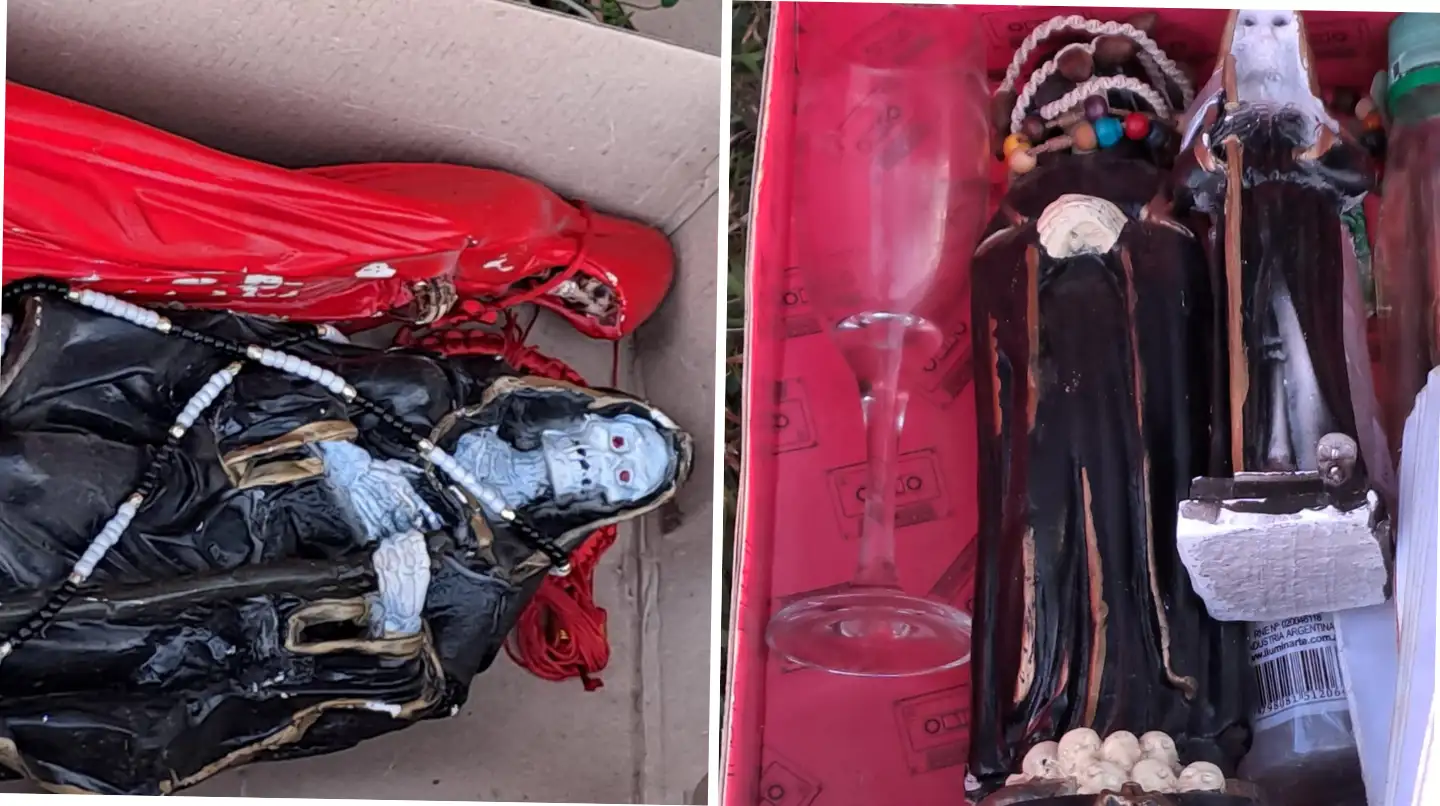 Los vecinos tomaron fotos de la "macumba" de San La Muerte.