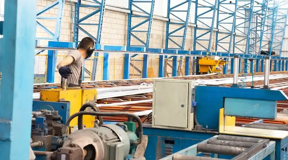 Simplifican la importación de maquinaria usada para incentivar la producción local