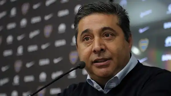 Angelici suspendió la conferencia de prensa