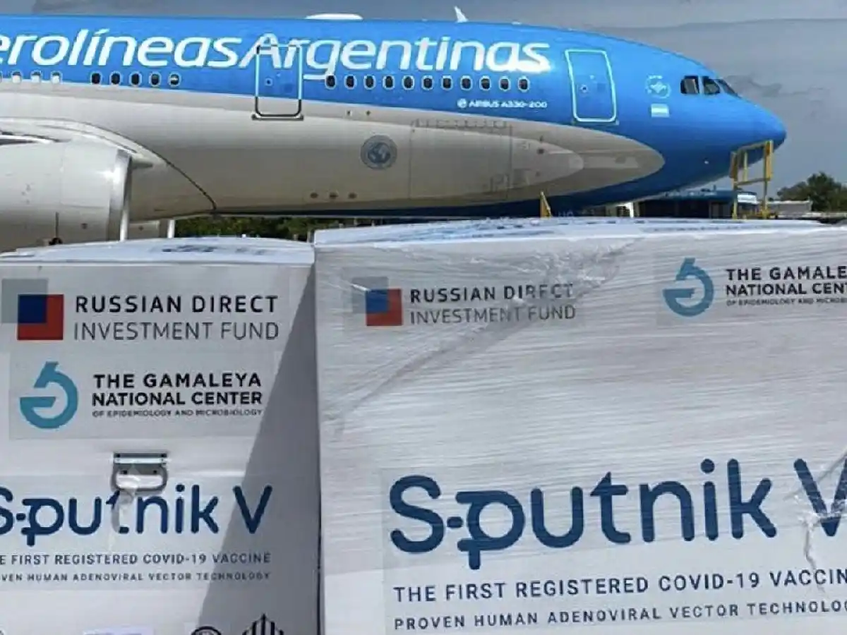 Llegó al país otro avión de Aerolíneas con medio millón de dosis de Sputnik V