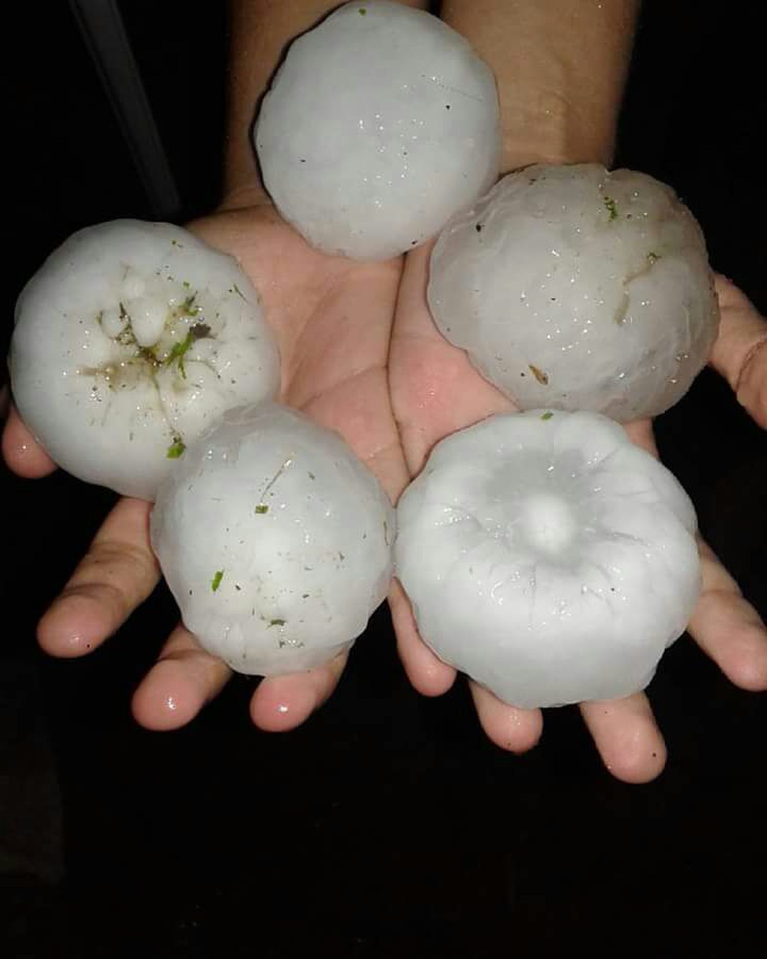 Granizo del tamaño de la palma de la mano cayó sobre Piedras Blancas y La Paz