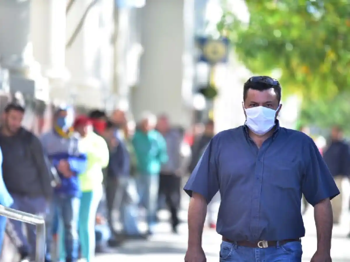 El municipio podría exigir el uso de barbijo para salir a la calle