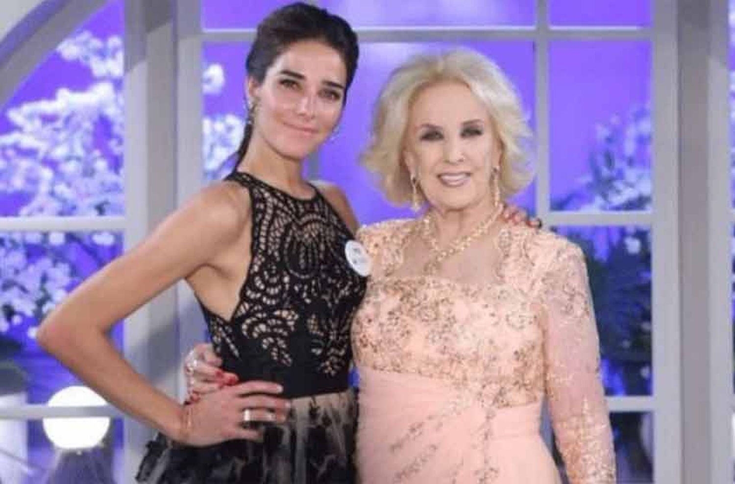 Juana Viale, tras la internación de su abuela: «Hay Mirtha Legrand para rato»