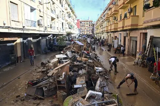INUNDACIONES EN ESPAÑA: 211 muertos y más de 10.000 militares DESPLEGADOS EN LA ZONA DE DESASTRE (+Video)