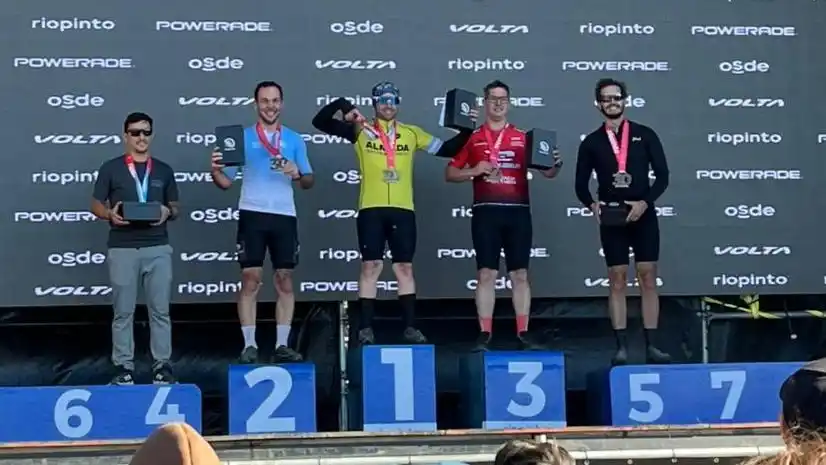Ezequiel Cena y Leandro Baggio en el podio de los 30k.