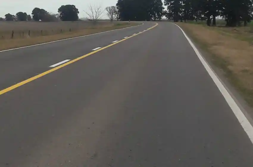 Accidente fatal: falleció un motociclista tras chocar contra un camión