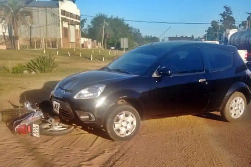 Un joven motociclista fue internado con grave fractura de cráneo tras un violento choque