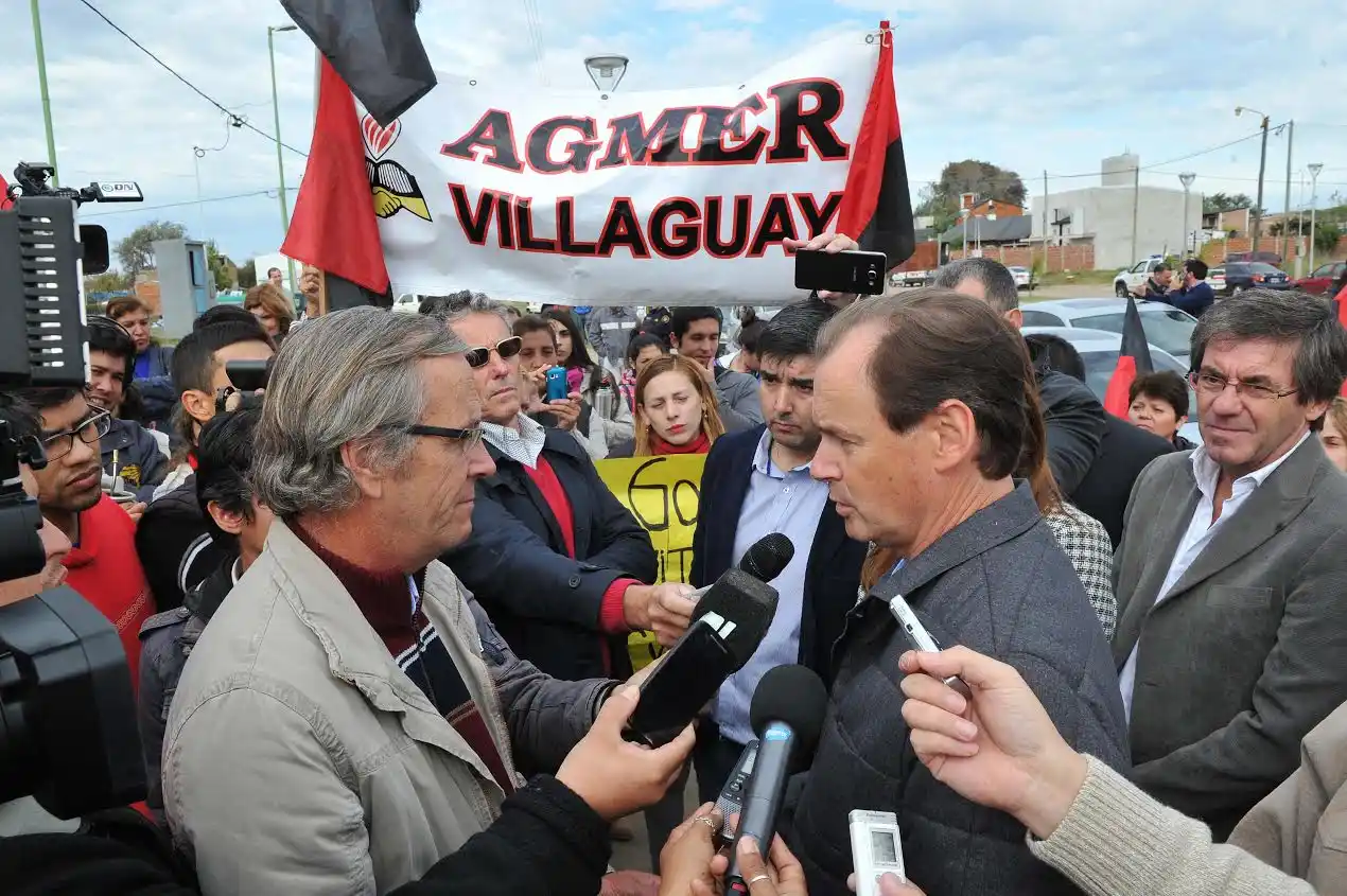 Bordet anunció un nuevo incremento salarial para empleados públicos