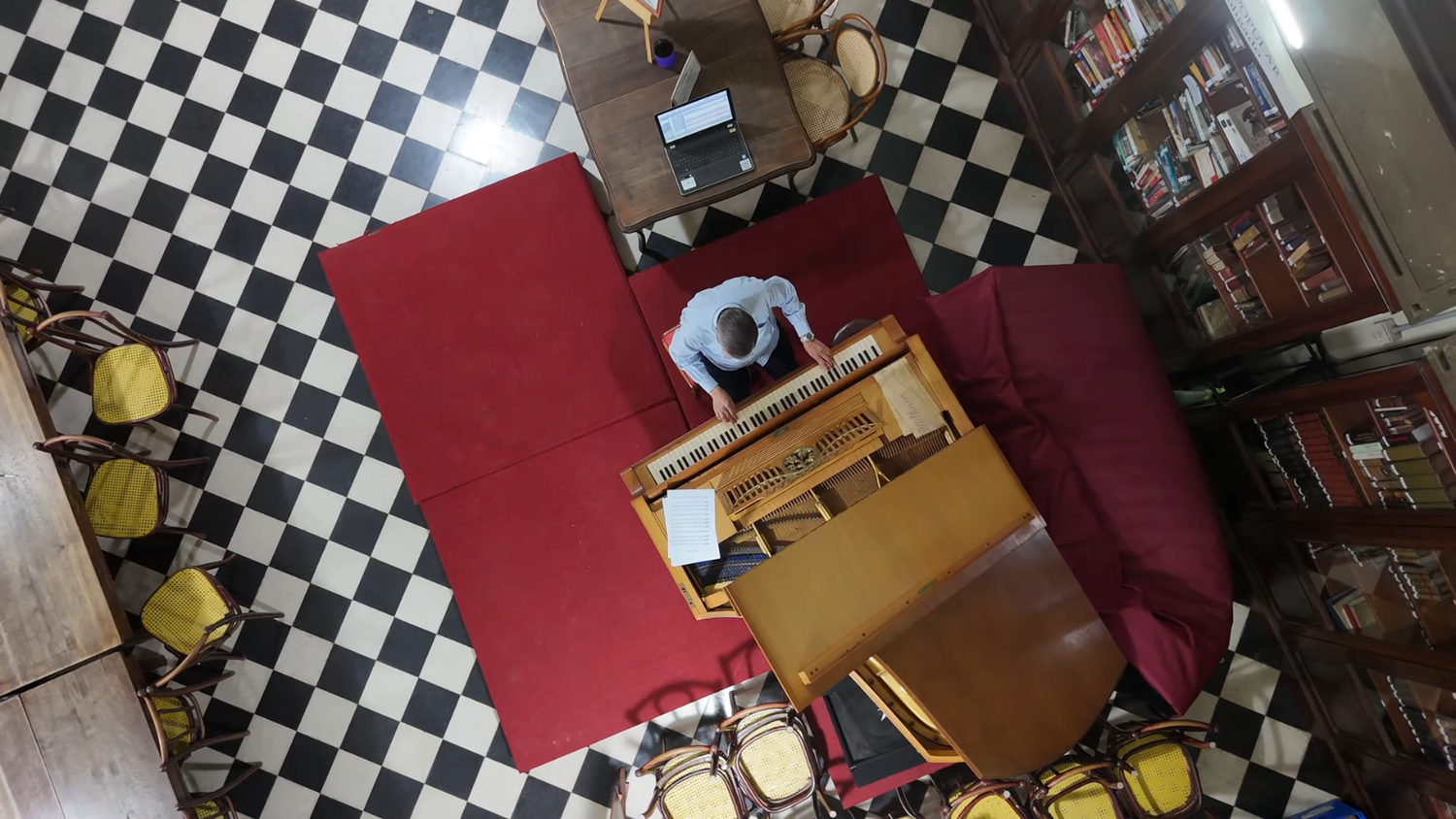 La Biblioteca Popular Rafael Obligado y un recorrido a través de un drone