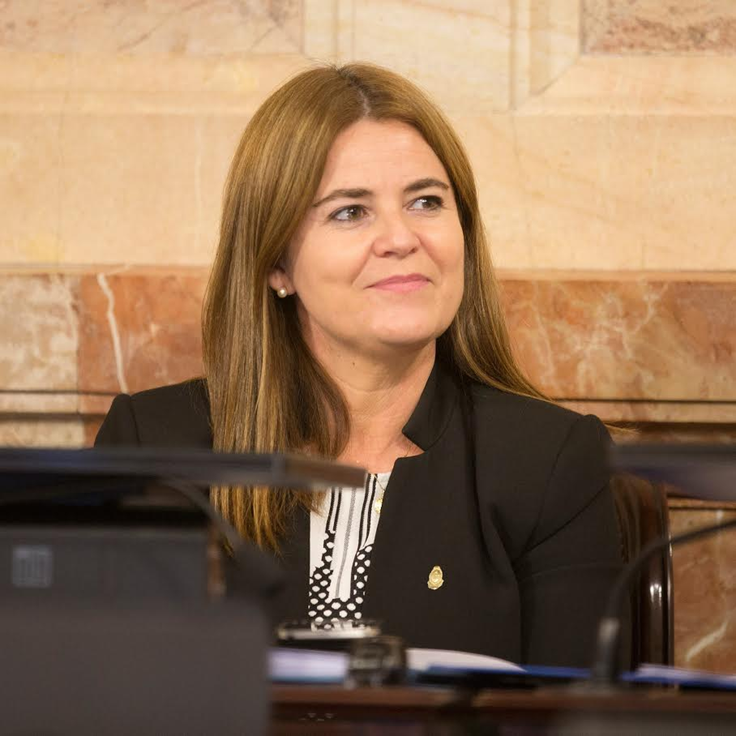Kunath presentó un proyecto de ley para reducir la brecha salarial de género
