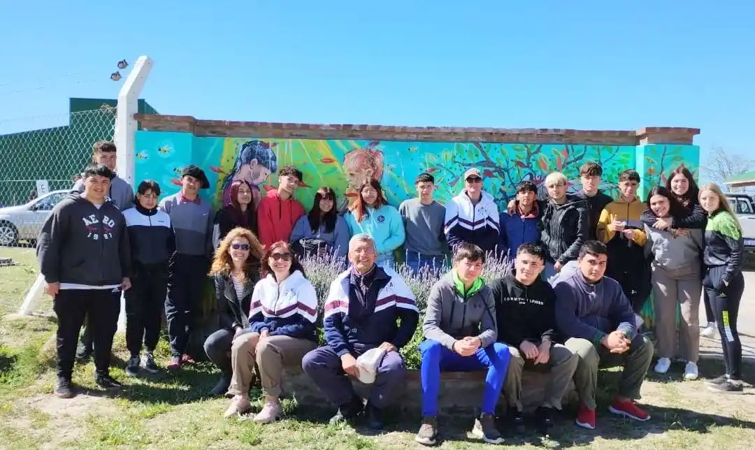 Delegación. De estudiantes de la Escuela Agropecuaria de Ramón Santamarina