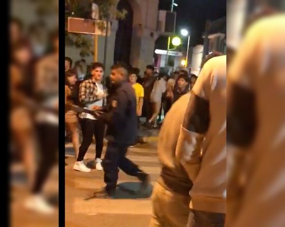 Caos en la nocturnidad: en medio de la pelea, hubo disparos “disuasivos” por parte de la policía