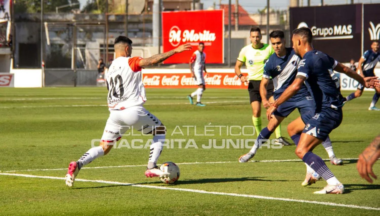 Alvarado fue goleado en su visita a Chacarita