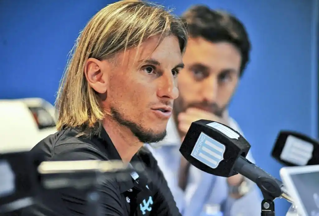 Beccacece quiere un extremo y un lateral