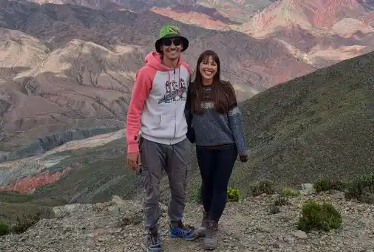 La conoció en el Carnaval de Jujuy, le pidió una foto, quedó flechado de amor y ahora inició una ardua búsqueda