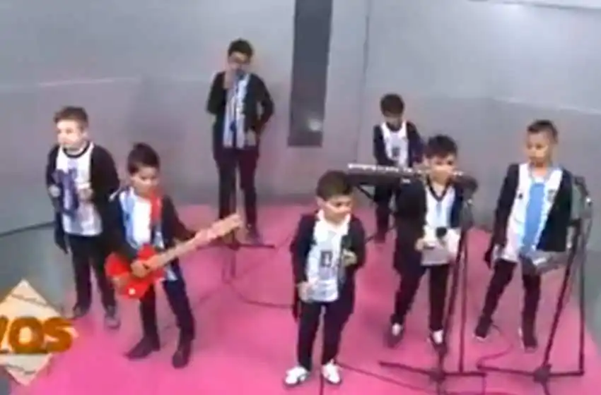 «Leo Messi, yo te banco»: la canción de una banda de cumbia de nenes que se viralizó en Twitter